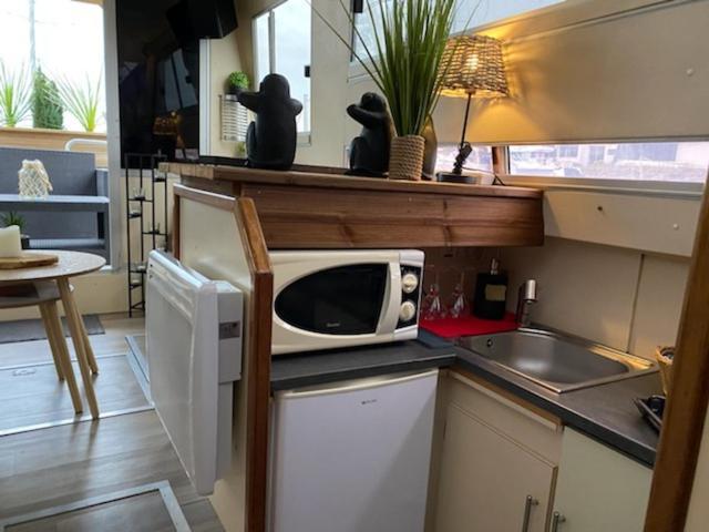 Magnifique Bateau Maison Hotell Ouistreham Exteriör bild