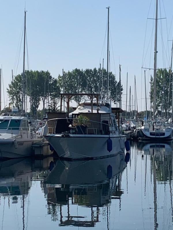 Magnifique Bateau Maison Hotell Ouistreham Exteriör bild