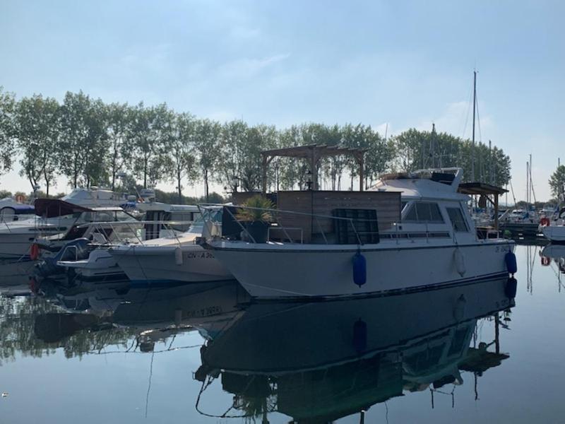 Magnifique Bateau Maison Hotell Ouistreham Exteriör bild
