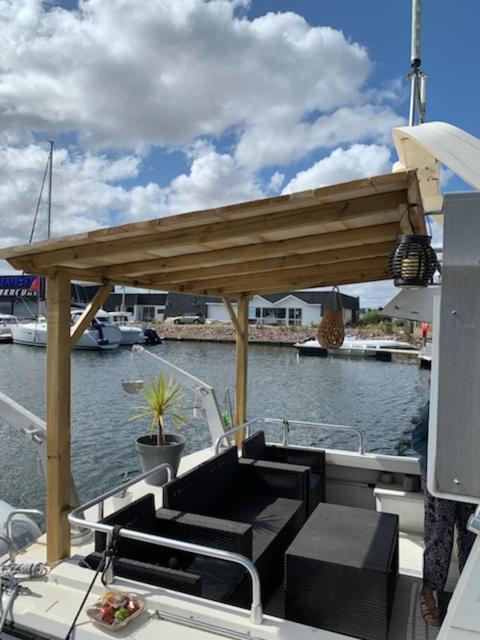 Magnifique Bateau Maison Hotell Ouistreham Exteriör bild