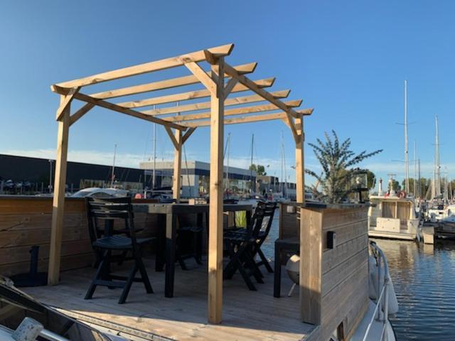 Magnifique Bateau Maison Hotell Ouistreham Exteriör bild