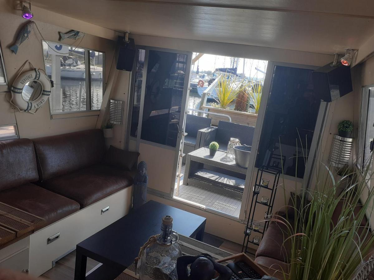 Magnifique Bateau Maison Hotell Ouistreham Exteriör bild